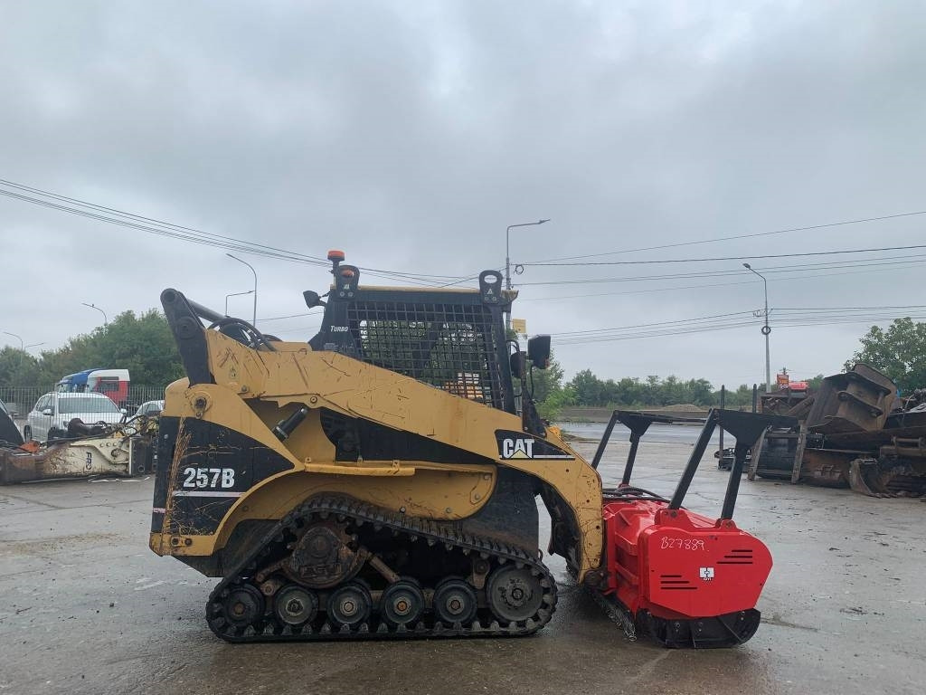 CAT 257 B - Мини-погрузчик с бортовым поворотом: фото 5 CAT 257 B - Мини-погрузчик с бортовым поворотом: фото 5