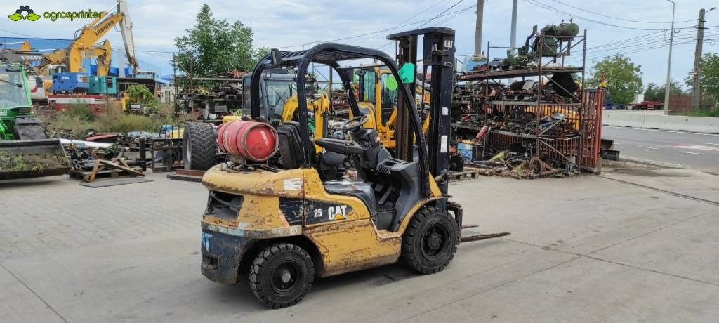 CAT GP 25 N  - Газовый погрузчик: фото 3 CAT GP 25 N  - Газовый погрузчик: фото 3