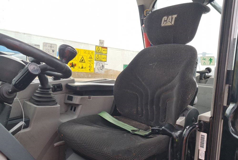 CAT TH 408 D - Телескопический погрузчик: фото 5 CAT TH 408 D - Телескопический погрузчик: фото 5