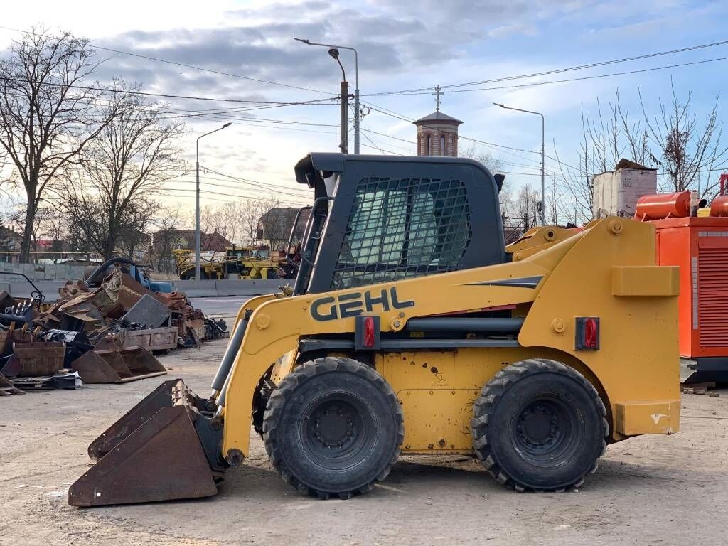Gehl R 260 Gehl R 260 - Мини-погрузчик с бортовым поворотом: фото 2 Gehl R 260 Gehl R 260 - Мини-погрузчик с бортовым поворотом: фото 2