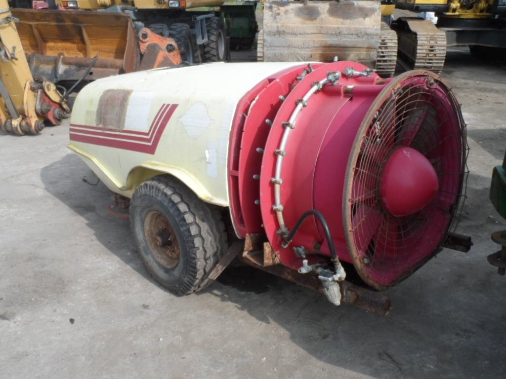 Hardi 1000 - Прицепной опрыскиватель: фото 3 Hardi 1000 - Прицепной опрыскиватель: фото 3