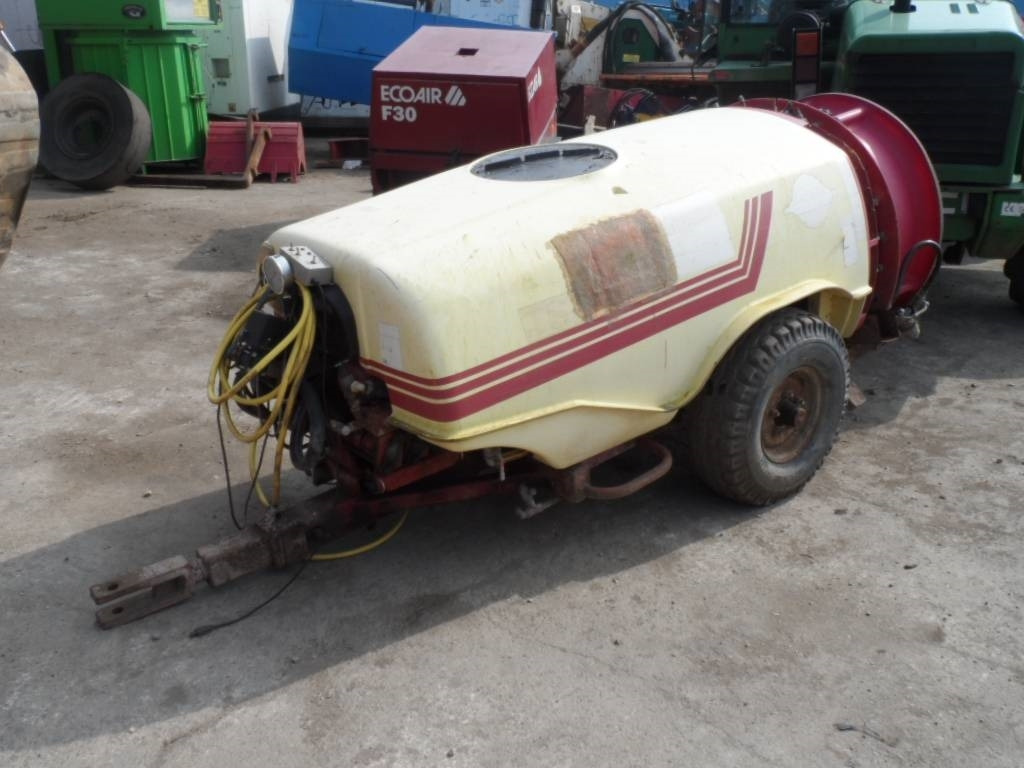 Hardi 1000 - Прицепной опрыскиватель: фото 2 Hardi 1000 - Прицепной опрыскиватель: фото 2