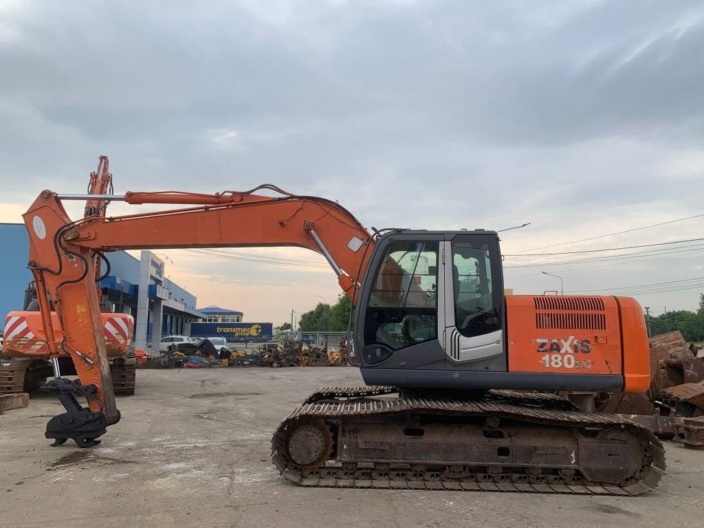 Hitachi ZX 180 LC-3 - Гусеничный экскаватор: фото 2 Hitachi ZX 180 LC-3 - Гусеничный экскаватор: фото 2