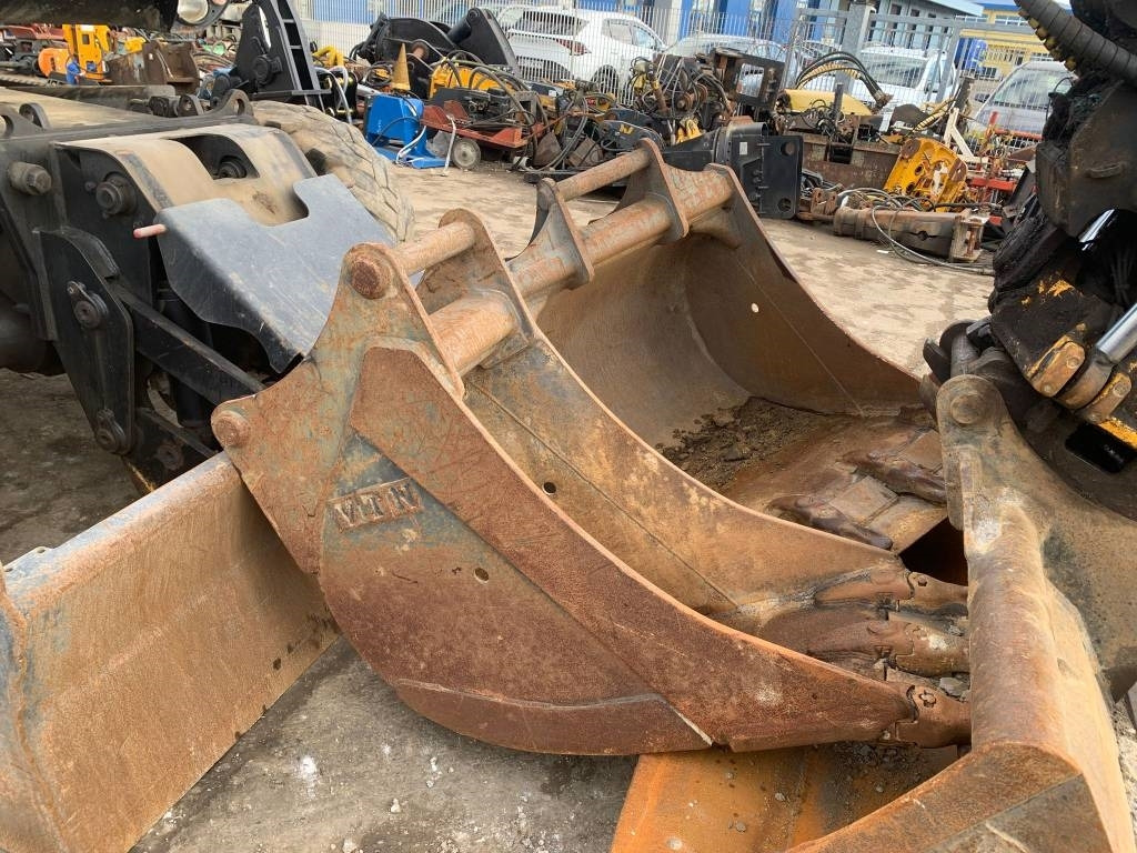 JCB JS145W+Engcon Rototilt EC219 - Колёсный экскаватор: фото 5 JCB JS145W+Engcon Rototilt EC219 - Колёсный экскаватор: фото 5