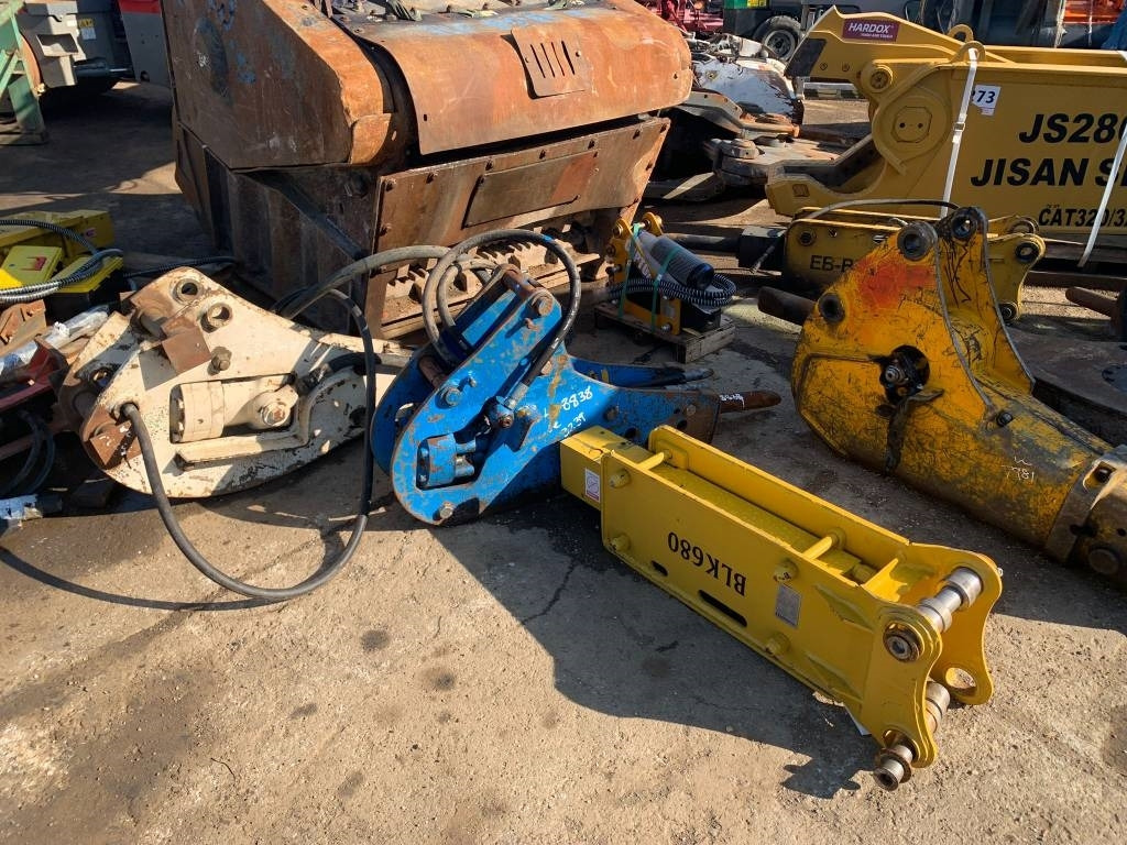 Mustang Different Types of Hammers - Гидромолот для Строительной техники: фото 1 Mustang Different Types of Hammers - Гидромолот для Строительной техники: фото 1