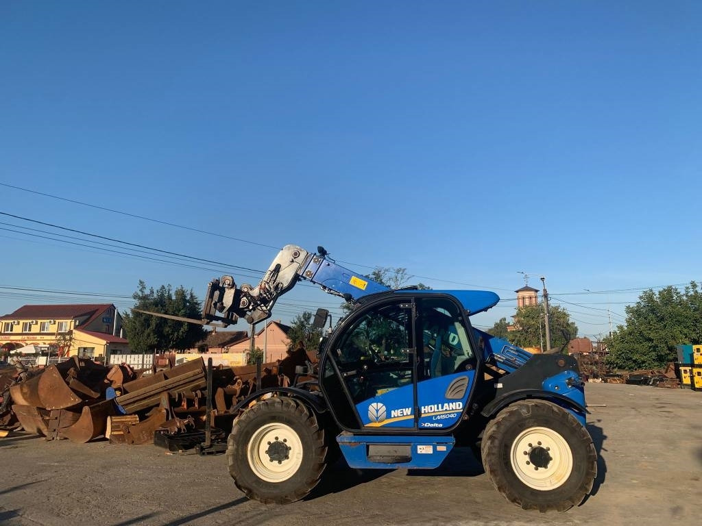 New Holland LM 5040 - Телескопический погрузчик: фото 3 New Holland LM 5040 - Телескопический погрузчик: фото 3