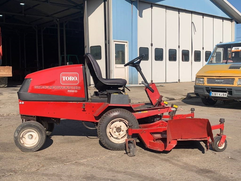 Toro Groundmaster 228D  - Газонокосилка: фото 5 Toro Groundmaster 228D  - Газонокосилка: фото 5