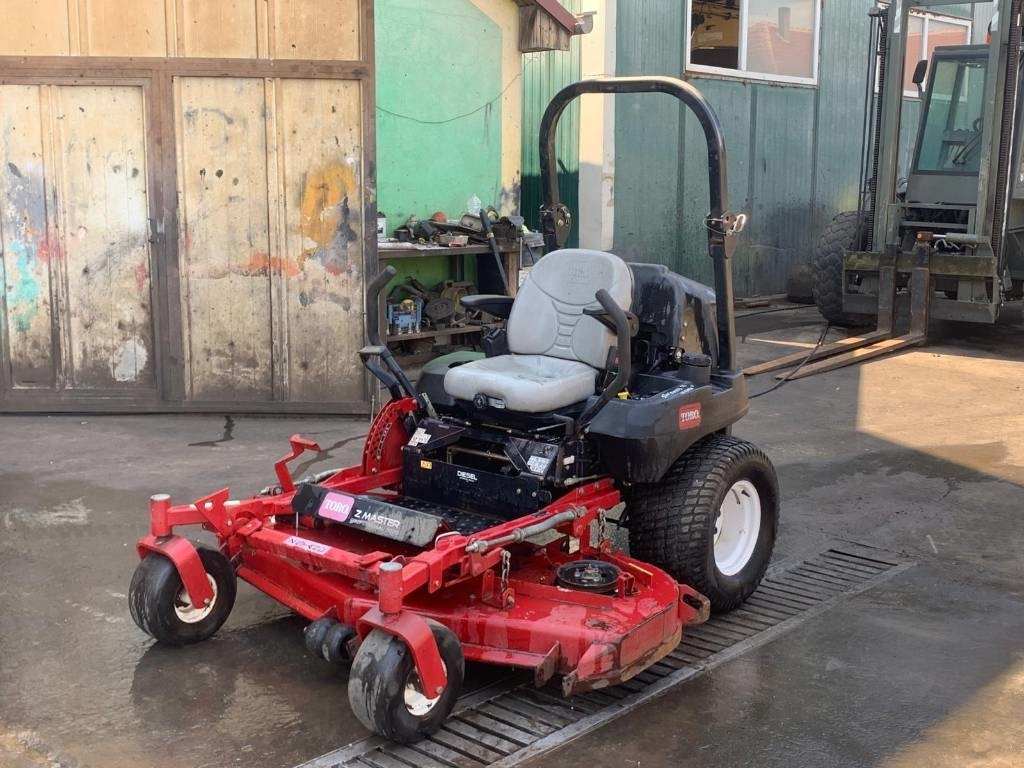 Toro Z MASTER PROFESSIONAL 7000 - Газонокосилка: фото 1 Toro Z MASTER PROFESSIONAL 7000 - Газонокосилка: фото 1