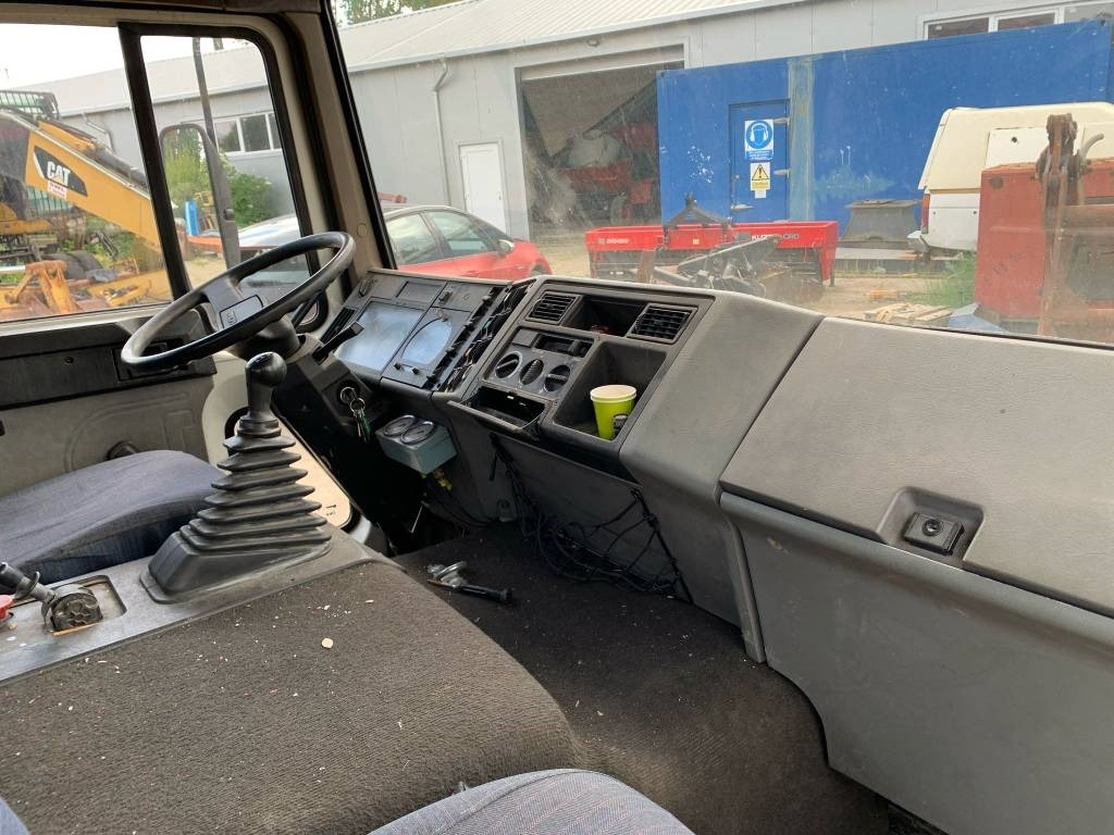 Автоманипулятор Volvo FL 611 Railway Truck: фото 19