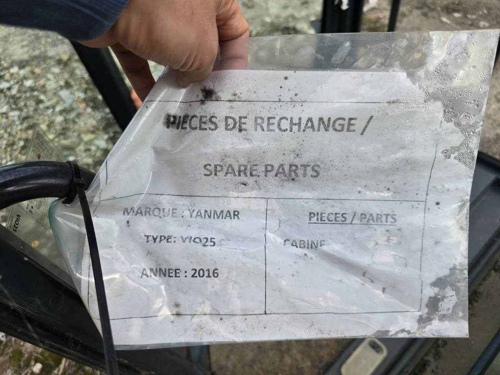 Yanmar Vio 25 Cabine - Кабина для Строительной техники: фото 4 Yanmar Vio 25 Cabine - Кабина для Строительной техники: фото 4