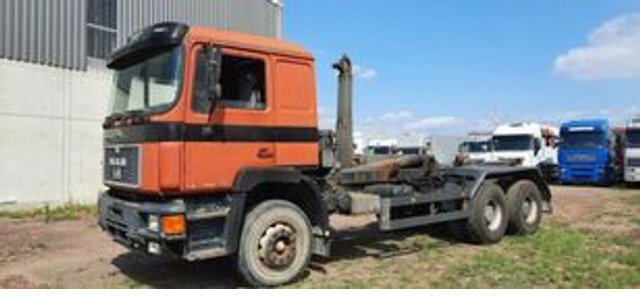 MAN 26.272 K Abroller Blatt/Blatt 6x4 - Крюковой мультилифт: фото 1 MAN 26.272 K Abroller Blatt/Blatt 6x4 - Крюковой мультилифт: фото 1