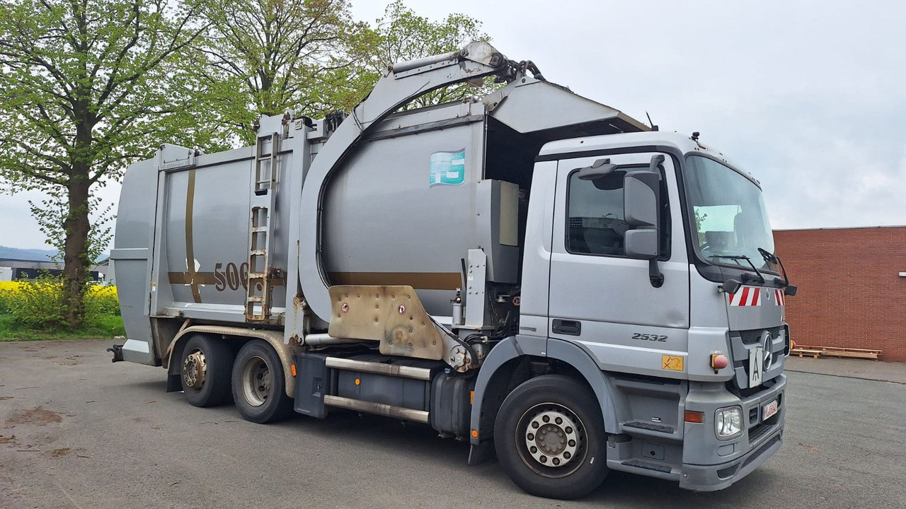Mercedes-Benz 2532 Actros Überkopflader - Мусоровоз: фото 3 Mercedes-Benz 2532 Actros Überkopflader - Мусоровоз: фото 3