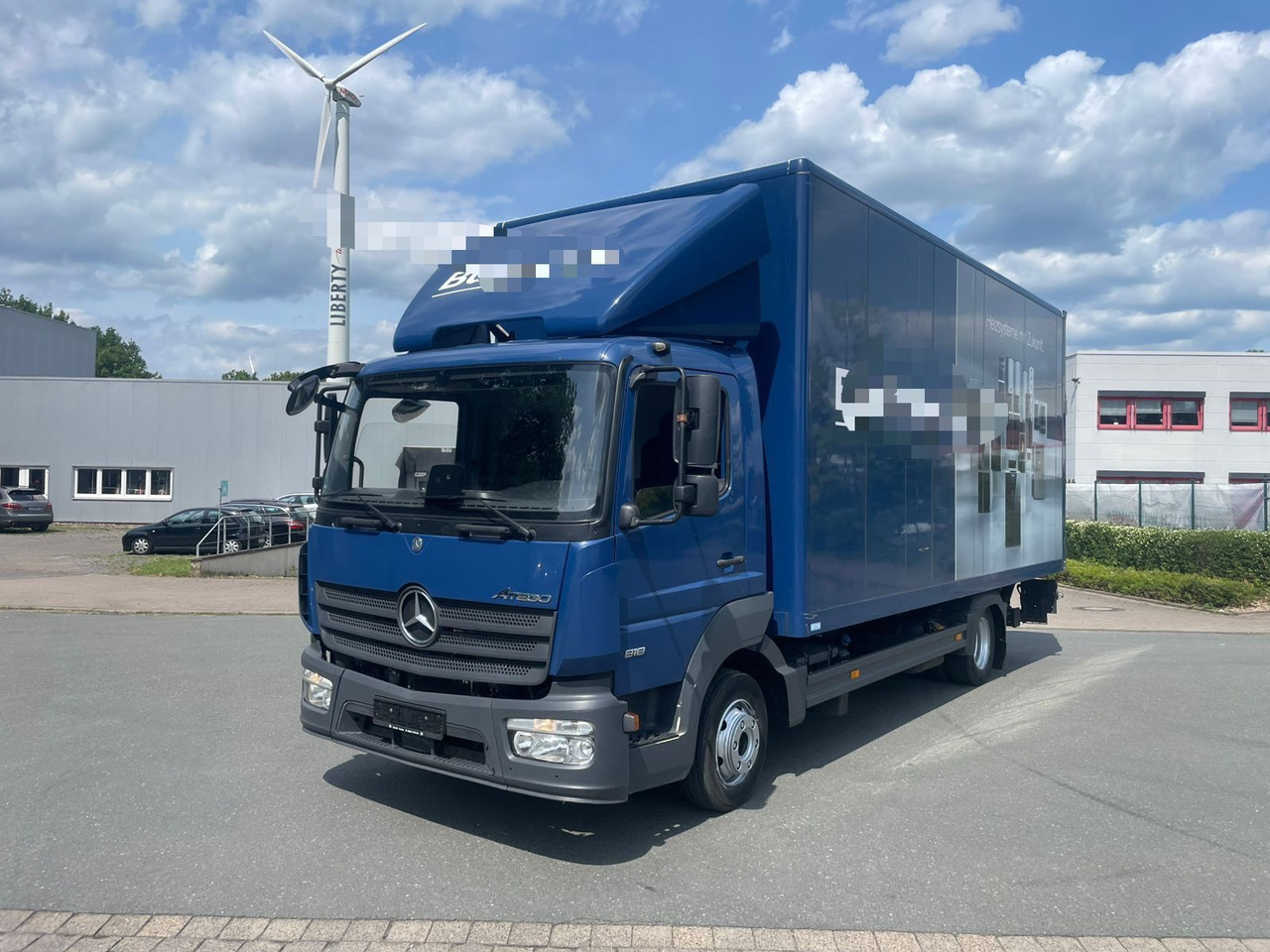Mercedes-Benz 818 Koffer mit LBW - Фургон с закрытым кузовом: фото 1 Mercedes-Benz 818 Koffer mit LBW - Фургон с закрытым кузовом: фото 1