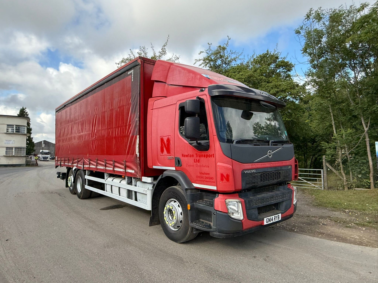 2014 Volvo FE 320 Curtainside Truck - Тентованный грузовик: фото 1 2014 Volvo FE 320 Curtainside Truck - Тентованный грузовик: фото 1