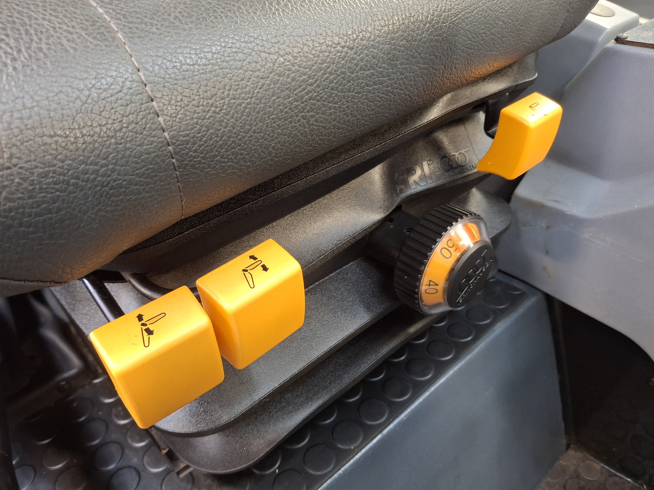 Коммунальный трактор Multicar Tremo X56 Kipper Wywrotka Schneepflug Winterdienst: фото 29 Коммунальный трактор Multicar Tremo X56 Kipper Wywrotka Schneepflug Winterdienst: фото 29