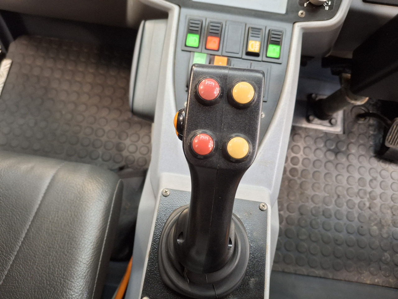 Коммунальный трактор Multicar Tremo X56 Kipper Wywrotka Schneepflug Winterdienst: фото 22 Коммунальный трактор Multicar Tremo X56 Kipper Wywrotka Schneepflug Winterdienst: фото 22