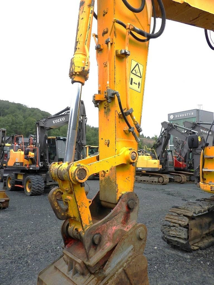 Гусеничный экскаватор JCB JZ 235 LC: фото 9