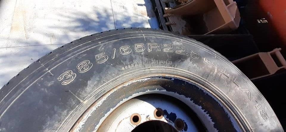 Bridgestone 385/65R22.5 - Шина для Строительной техники: фото 1 Bridgestone 385/65R22.5 - Шина для Строительной техники: фото 1