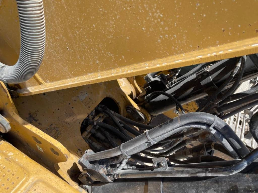 CAT 330 D LN - Гусеничный экскаватор: фото 1 CAT 330 D LN - Гусеничный экскаватор: фото 1