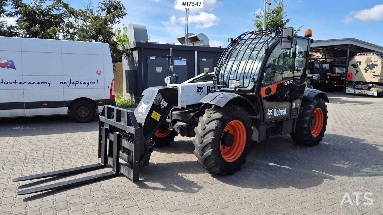 Telescopic wheel loaders BOBCAT TL35-70 (2018) - Телескопический погрузчик: фото 1 Telescopic wheel loaders BOBCAT TL35-70 (2018) - Телескопический погрузчик: фото 1