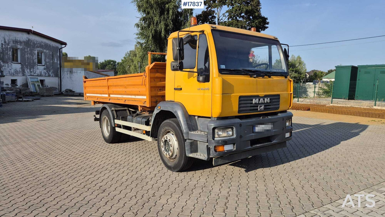 Tipper MAN 18.225 LC (2003) - Самосвал: фото 1 Tipper MAN 18.225 LC (2003) - Самосвал: фото 1