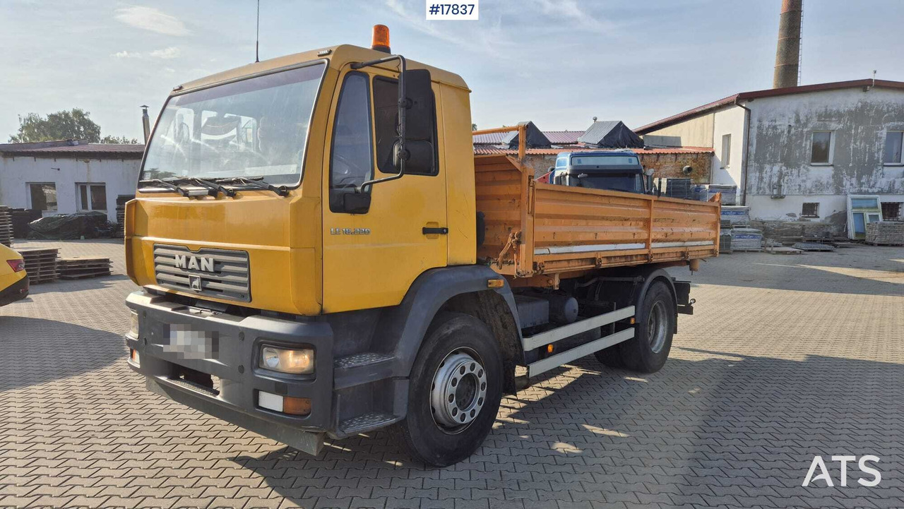 Tipper MAN 18.225 LC (2003) - Самосвал: фото 4 Tipper MAN 18.225 LC (2003) - Самосвал: фото 4