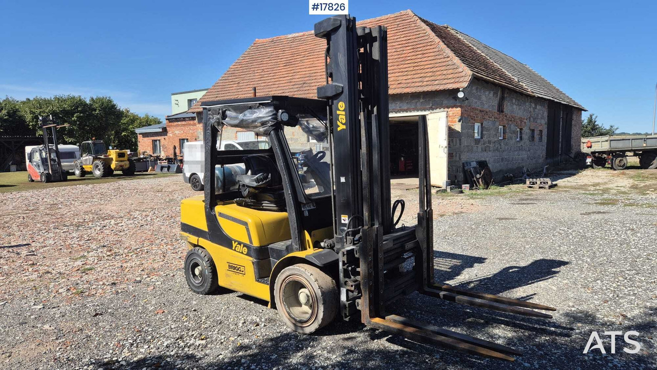 YALE GLP35VX Forklift (2017) - Газовый погрузчик: фото 1 YALE GLP35VX Forklift (2017) - Газовый погрузчик: фото 1