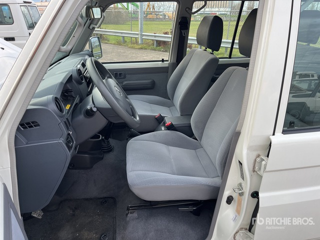 2020 Toyota Land Cruiser 4WD SUV - Внедорожник: фото 4 2020 Toyota Land Cruiser 4WD SUV - Внедорожник: фото 4