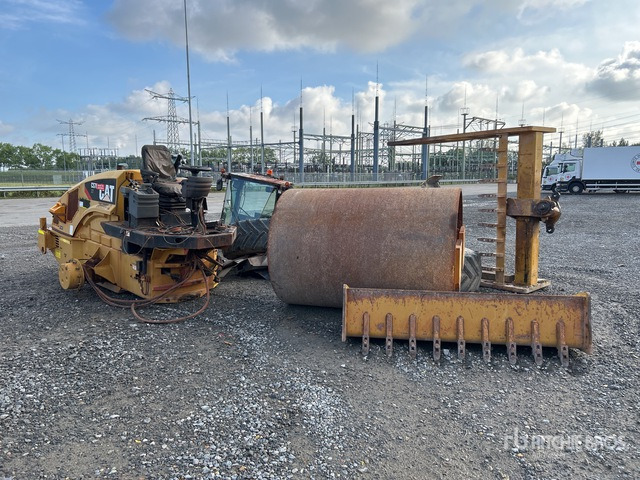 Cat CS76XT Smooth Drum Compactor - Косилка-измельчитель/ Мульчер: фото 1 Cat CS76XT Smooth Drum Compactor - Косилка-измельчитель/ Мульчер: фото 1