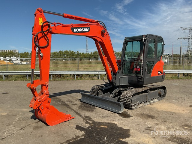 Doosan DX60 Mini Excavator: <6.6t - Мини-экскаватор: фото 2 Doosan DX60 Mini Excavator: <6.6t - Мини-экскаватор: фото 2