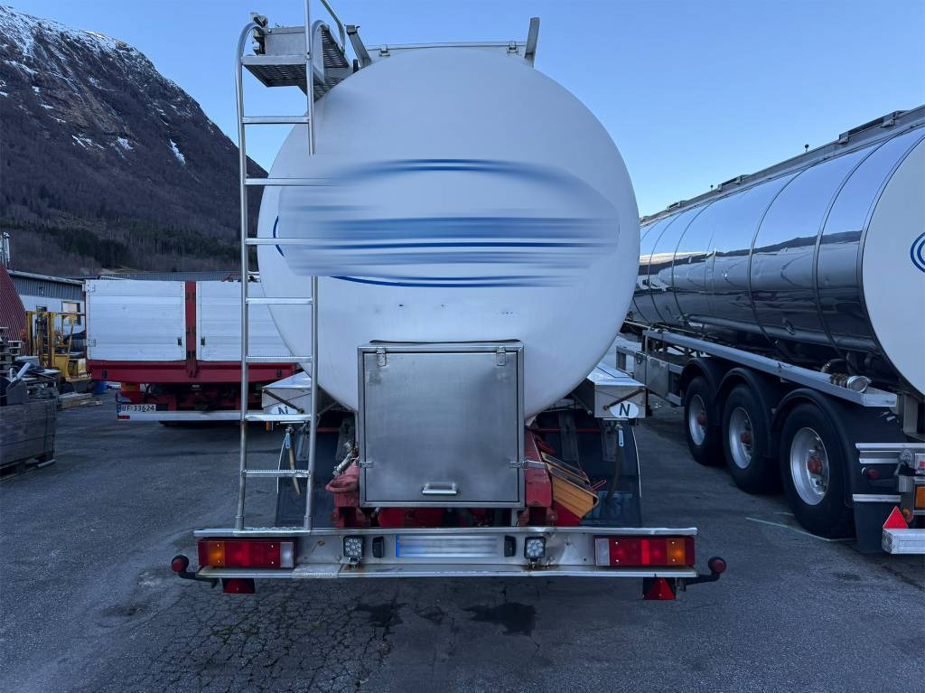 Annet Schrader tank trailer 32 m2 - Полуприцеп-цистерна: фото 3 Annet Schrader tank trailer 32 m2 - Полуприцеп-цистерна: фото 3