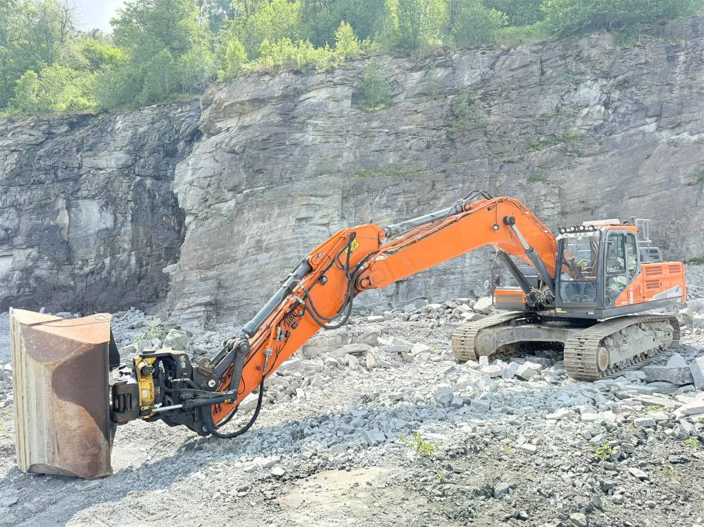 Doosan DX 300 LC-5 - Гусеничный экскаватор: фото 1 Doosan DX 300 LC-5 - Гусеничный экскаватор: фото 1