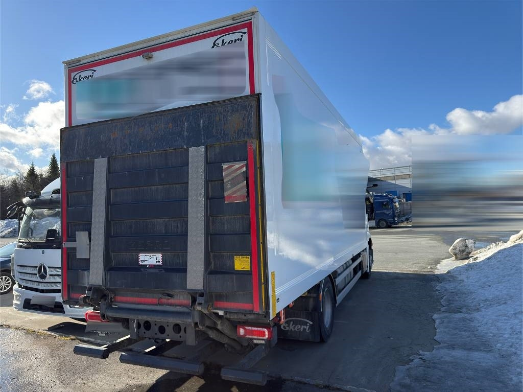 Mercedes-Benz Actros 1833 - Грузовик с закрытым кузовом: фото 5 Mercedes-Benz Actros 1833 - Грузовик с закрытым кузовом: фото 5