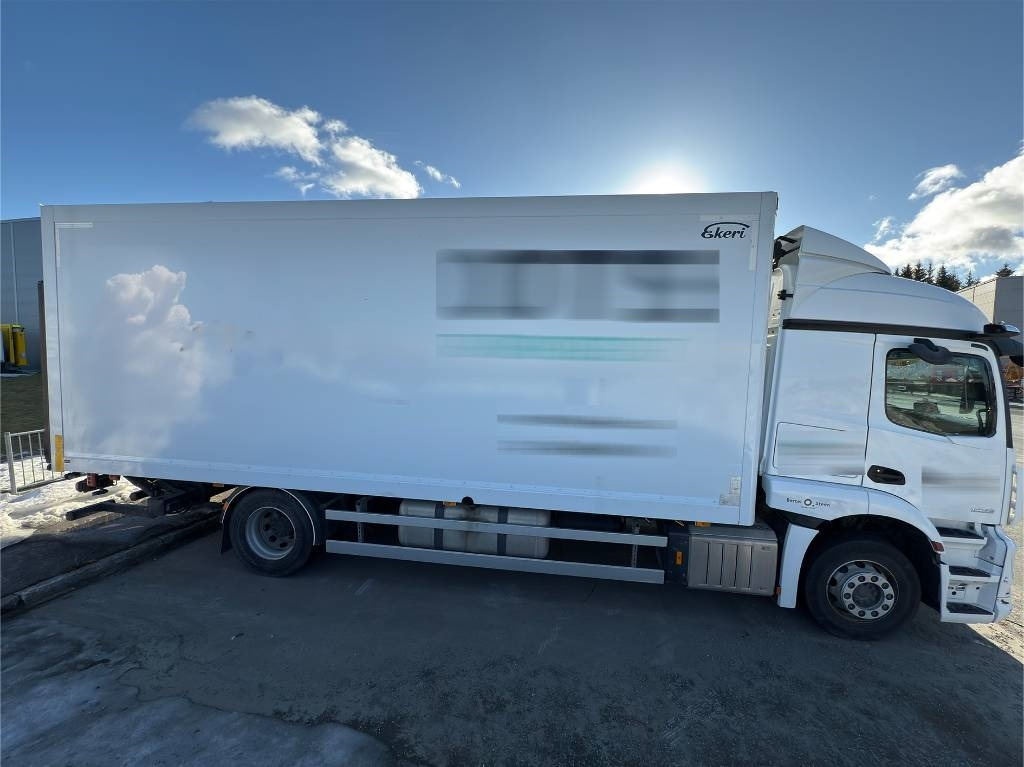 Mercedes-Benz Actros 1833 - Грузовик с закрытым кузовом: фото 4 Mercedes-Benz Actros 1833 - Грузовик с закрытым кузовом: фото 4