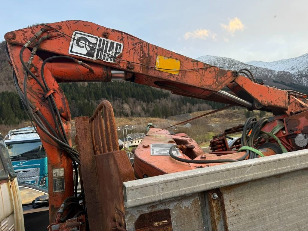 Volvo F 86 42 Hiab 550-2 - Автоманипулятор: фото 4 Volvo F 86 42 Hiab 550-2 - Автоманипулятор: фото 4