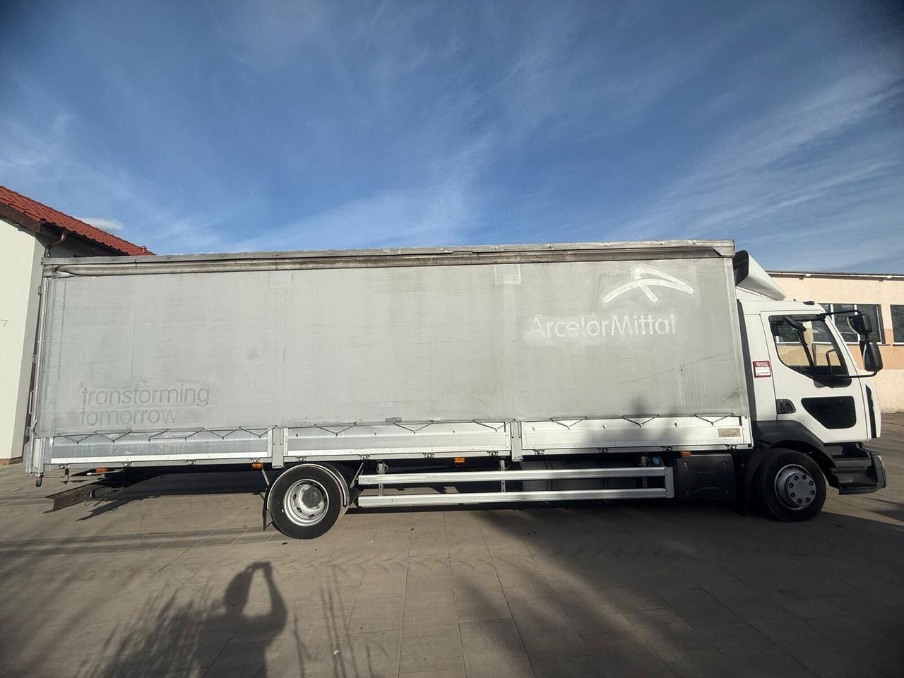 Renault 12 D12 - Тентованный грузовик: фото 4 Renault 12 D12 - Тентованный грузовик: фото 4