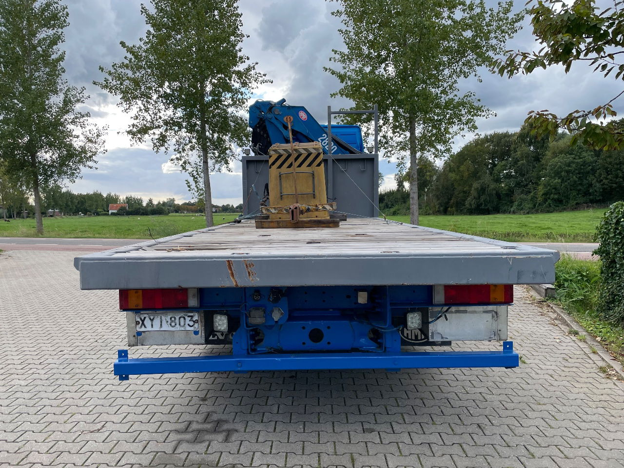 Volvo FH 16 FH16 420 with HMF 2820 crane with jib and front stamps Very Good Condition - Автоманипулятор: фото 4 Volvo FH 16 FH16 420 with HMF 2820 crane with jib and front stamps Very Good Condition - Автоманипулятор: фото 4