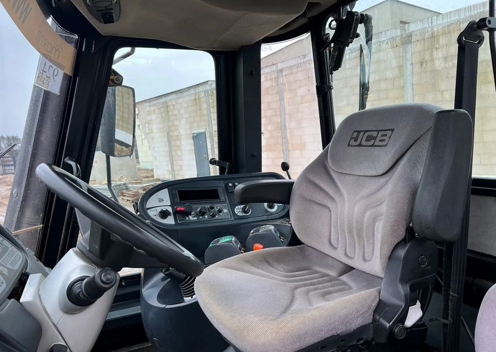JCB Fastrac 3190 - Трактор: фото 3 JCB Fastrac 3190 - Трактор: фото 3