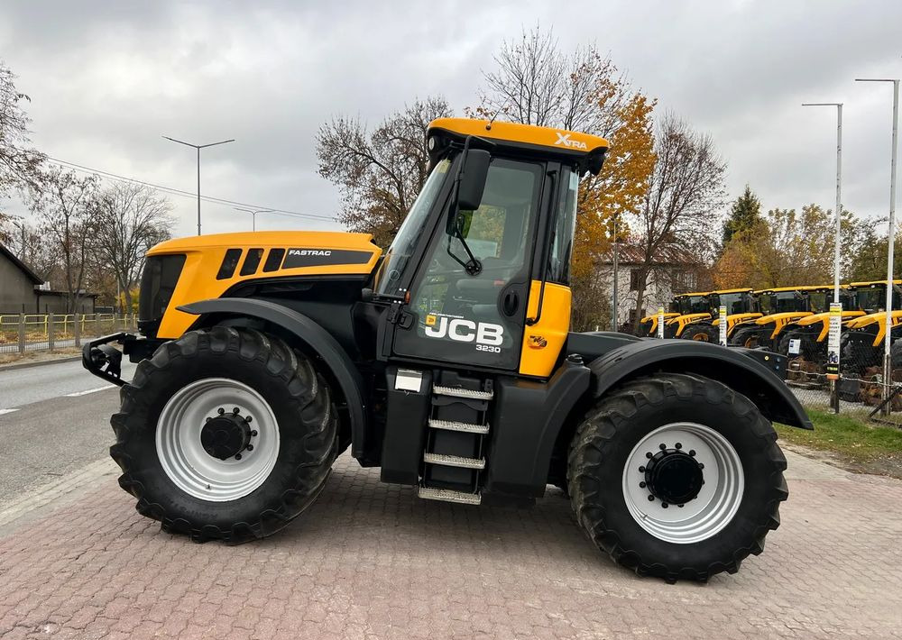 JCB Fastrac 3230 Sisu Xtra - Трактор: фото 2 JCB Fastrac 3230 Sisu Xtra - Трактор: фото 2