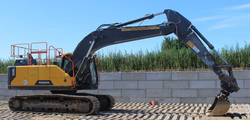 Volvo EC220EL - Гусеничный экскаватор: фото 1 Volvo EC220EL - Гусеничный экскаватор: фото 1