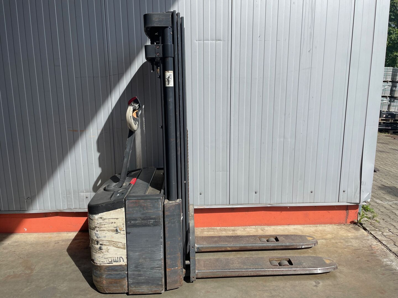 Crown WE2300 1.6 TT - Штабелер: фото 2 Crown WE2300 1.6 TT - Штабелер: фото 2