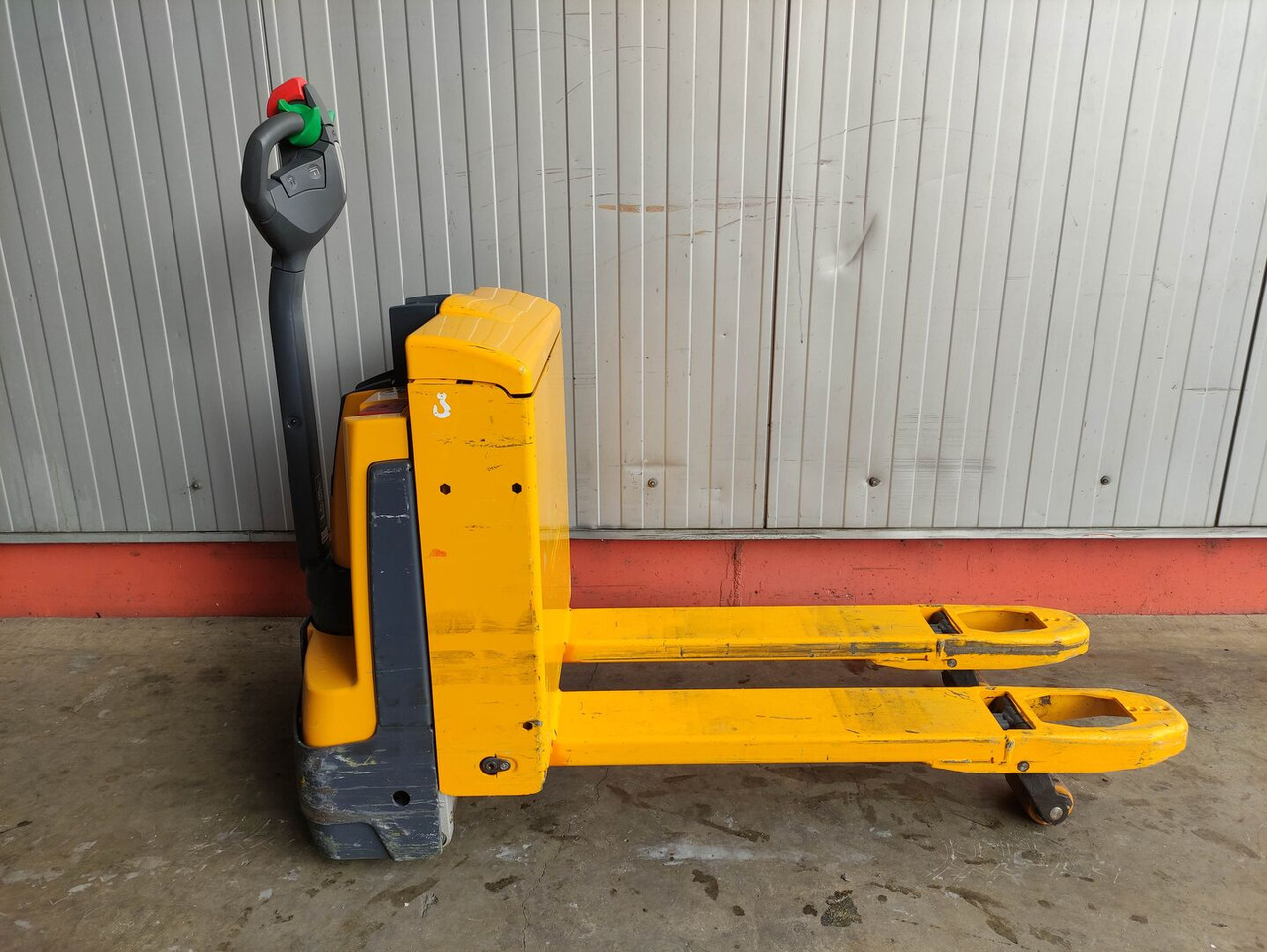 Jungheinrich EJE 116 - Тележка: фото 2 Jungheinrich EJE 116 - Тележка: фото 2