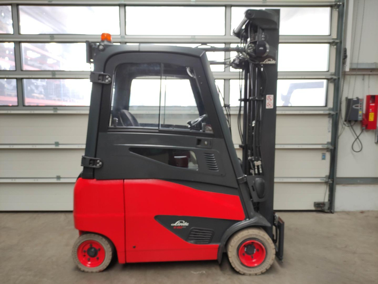 Linde E20PH-02-386-EVO - Электропогрузчик: фото 2 Linde E20PH-02-386-EVO - Электропогрузчик: фото 2