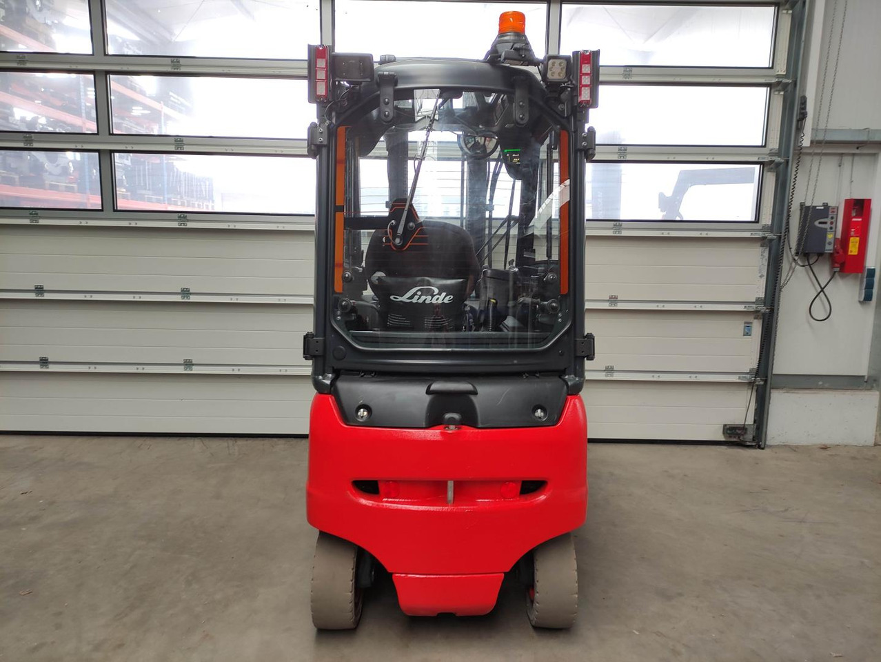 Linde E20PH-02-386-EVO - Электропогрузчик: фото 4 Linde E20PH-02-386-EVO - Электропогрузчик: фото 4