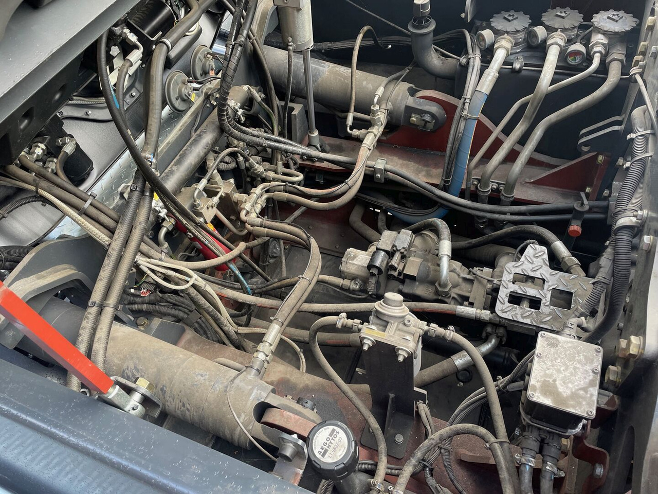 Linde HT160DS-1411 - Дизельный погрузчик: фото 2 Linde HT160DS-1411 - Дизельный погрузчик: фото 2