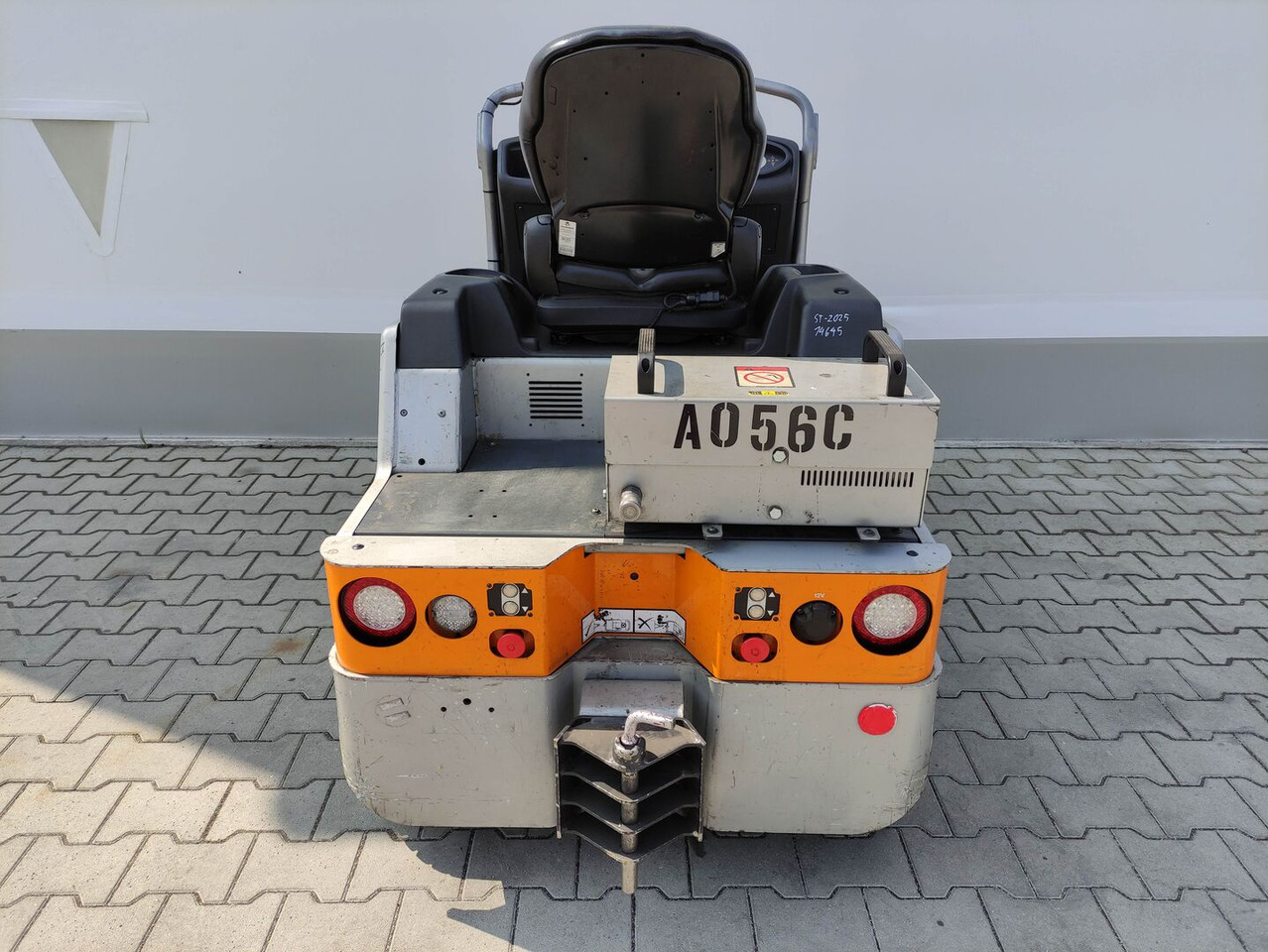 Still LTX-70 - Складской тягач: фото 4 Still LTX-70 - Складской тягач: фото 4