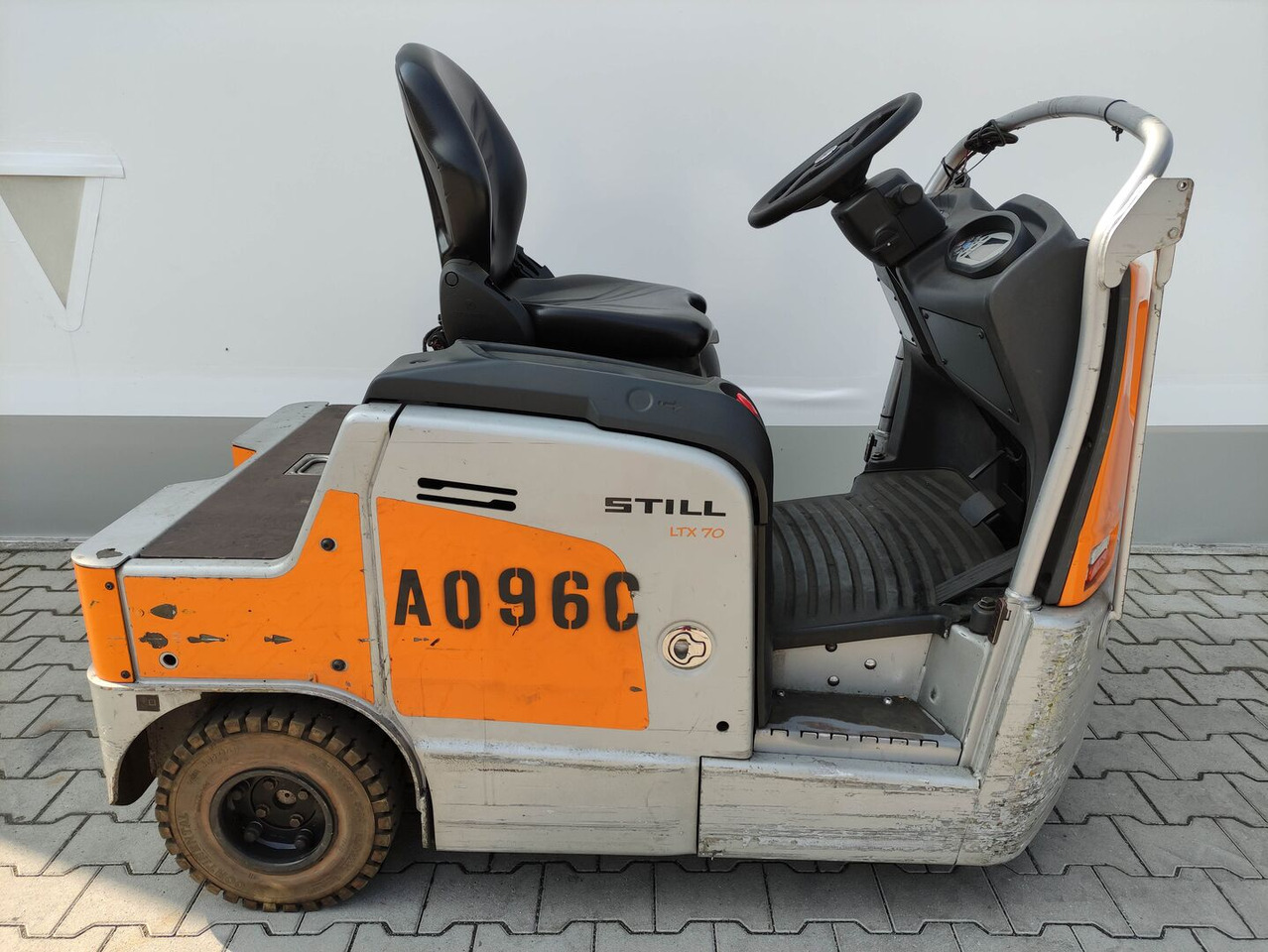 Still LTX-70 - Складской тягач: фото 2 Still LTX-70 - Складской тягач: фото 2