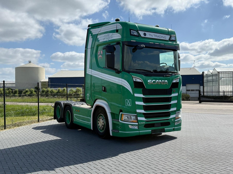 Scania S520 V8 NGS NO EGR, EURO 6D, 2.95WB, FULL SPOILER, RETARDER, FULL AIR. - Тягач: фото 2 Scania S520 V8 NGS NO EGR, EURO 6D, 2.95WB, FULL SPOILER, RETARDER, FULL AIR. - Тягач: фото 2