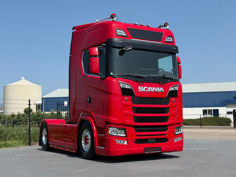 Scania S590 V8 NGS FULL AIR, ALCOA, LEATHER, HYDRAULIC, LIKE NEW. - Тягач: фото 1 Scania S590 V8 NGS FULL AIR, ALCOA, LEATHER, HYDRAULIC, LIKE NEW. - Тягач: фото 1