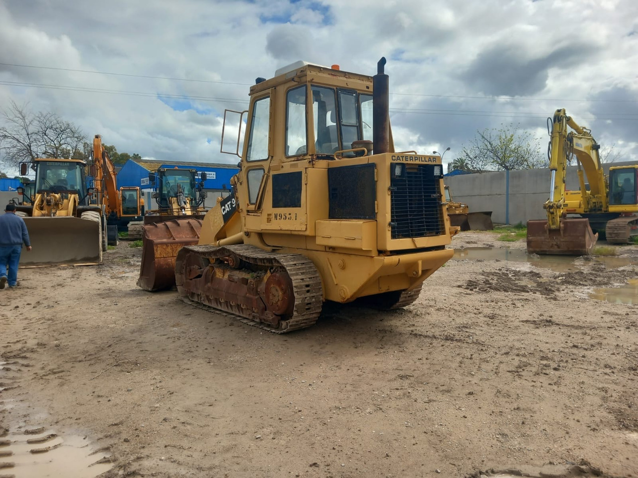 CATERPILLAR 953 - Строительная техника: фото 2 CATERPILLAR 953 - Строительная техника: фото 2